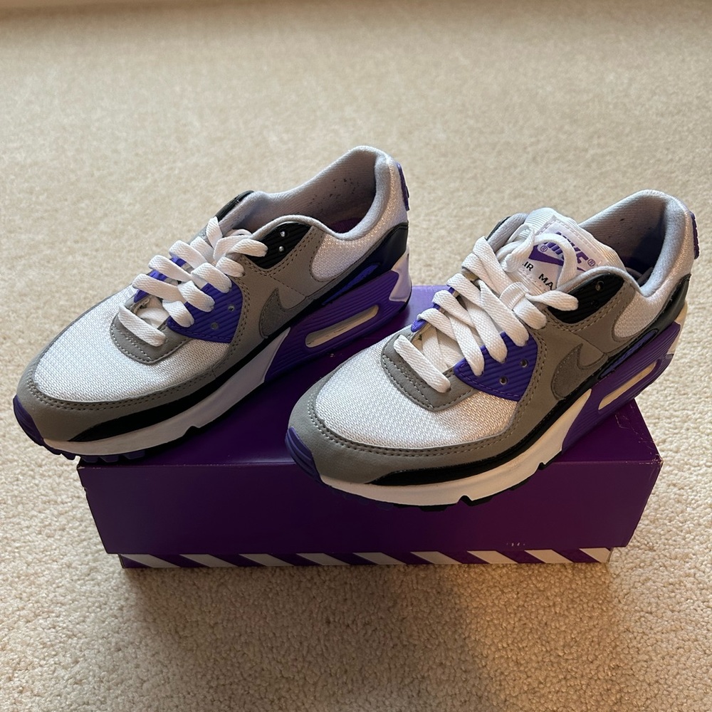 Nike Women's White and Purple Sneakers